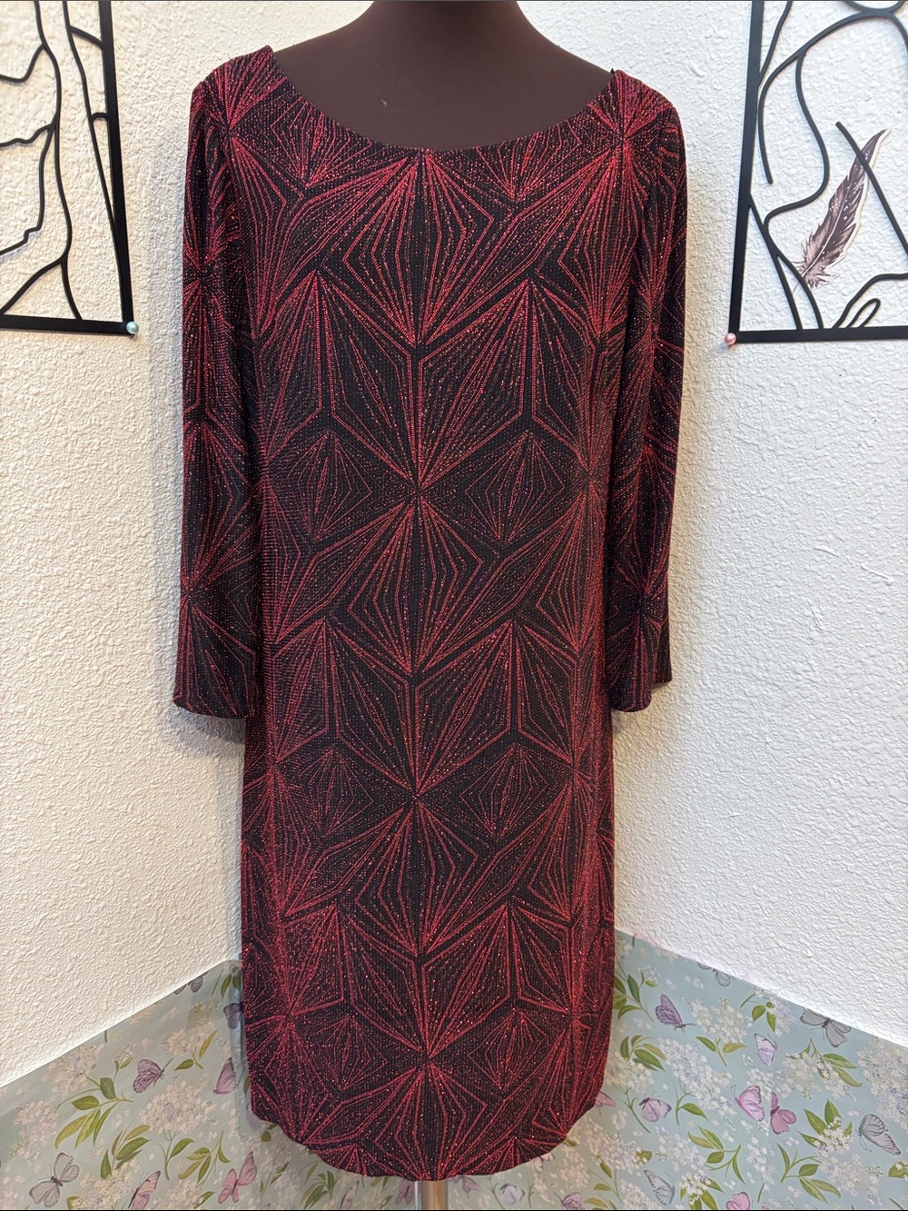 JH Evenings black and red glitter geometric pattern sheath midi dress. Size 16